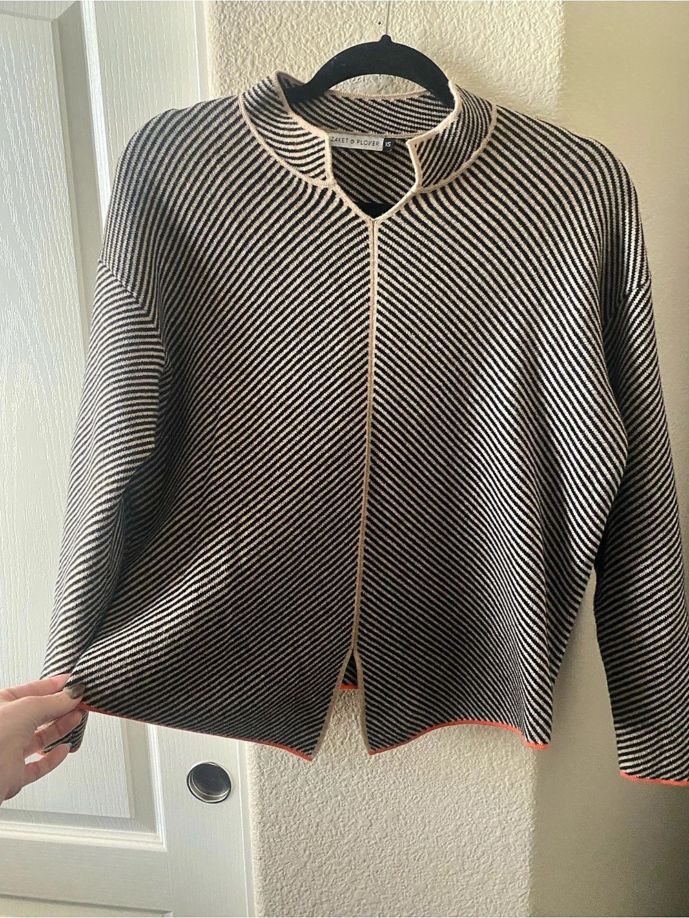 Zaket & Plover Striped Crew Neck Sweater Black & Tan XS🍁